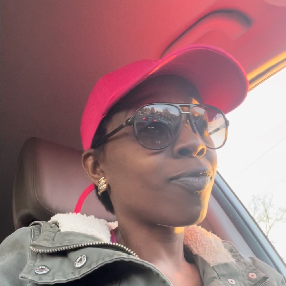 Meet your Posher, Latasha